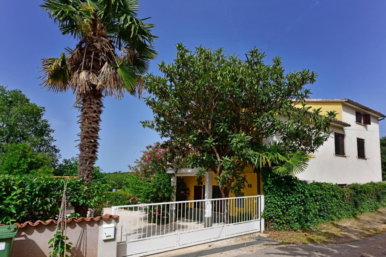 Apartments Ella Porec Exterior photo