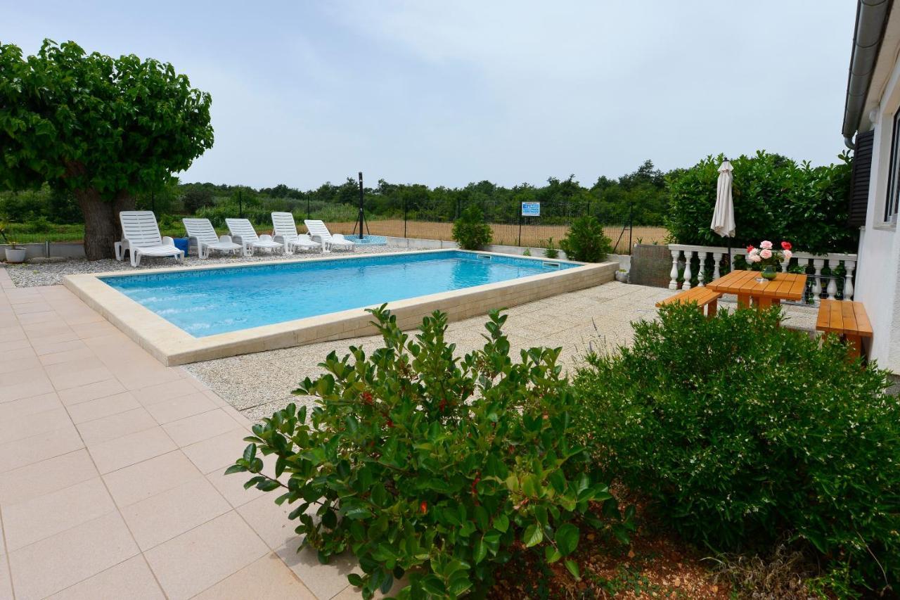 Apartments Ella Porec Exterior photo